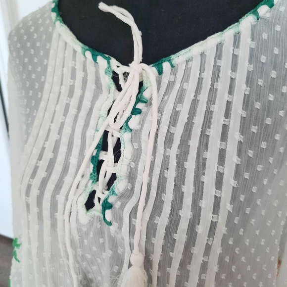 Sheer white top with floral embroidery - Picture 4 of 6